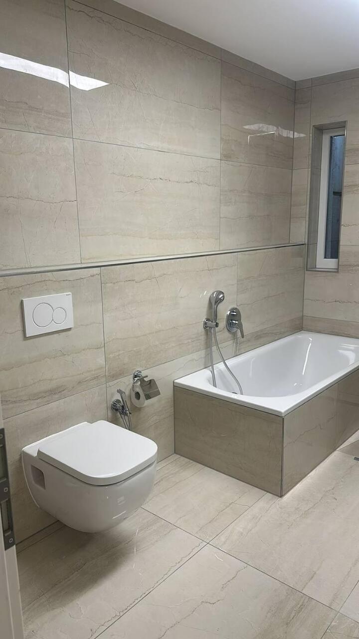 Апартаменты One With Kitchen, And Private Bathroom Near To S8 Train Line Мюнхен