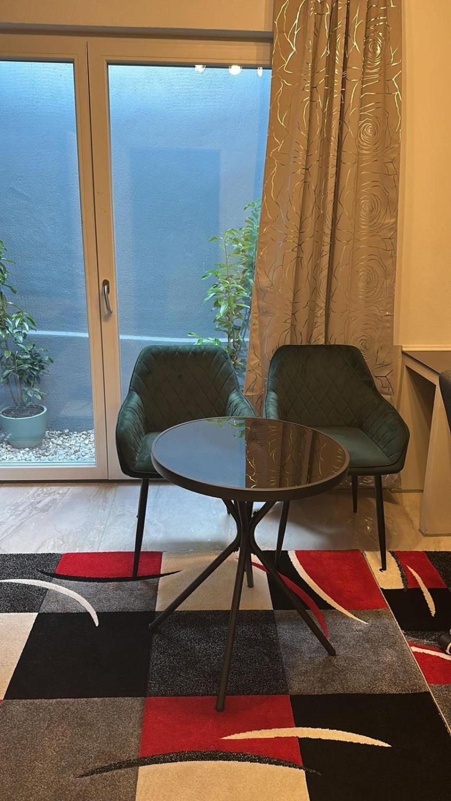 One With Kitchen, And Private Bathroom Near To S8 Train Line Апартаменты *