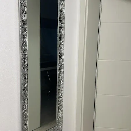 One Bedroom Souterrain Apartment With Kitchen And Personal Bathroom Munich Exterior photo