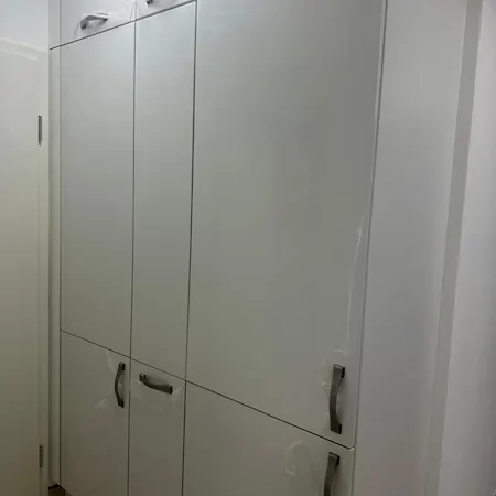 One Bedroom Souterrain Apartment With Kitchen And Personal Bathroom Munich Exterior photo
